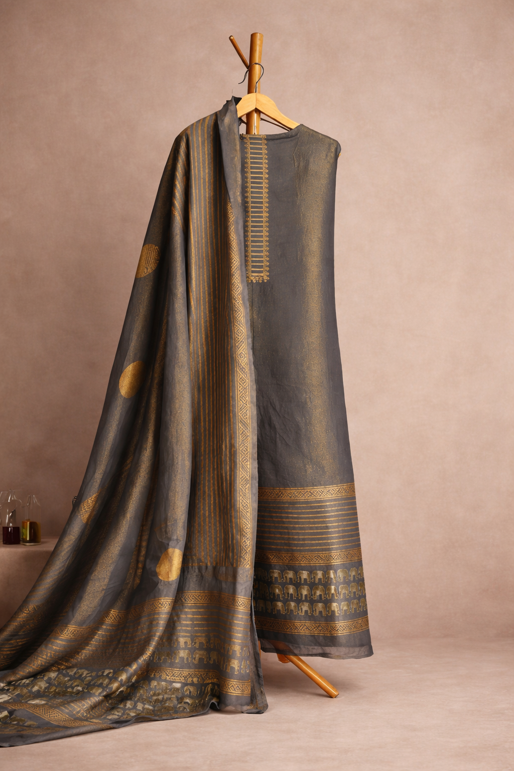 GREY EMBOSSED WORK UNSTICHED SUIT SET