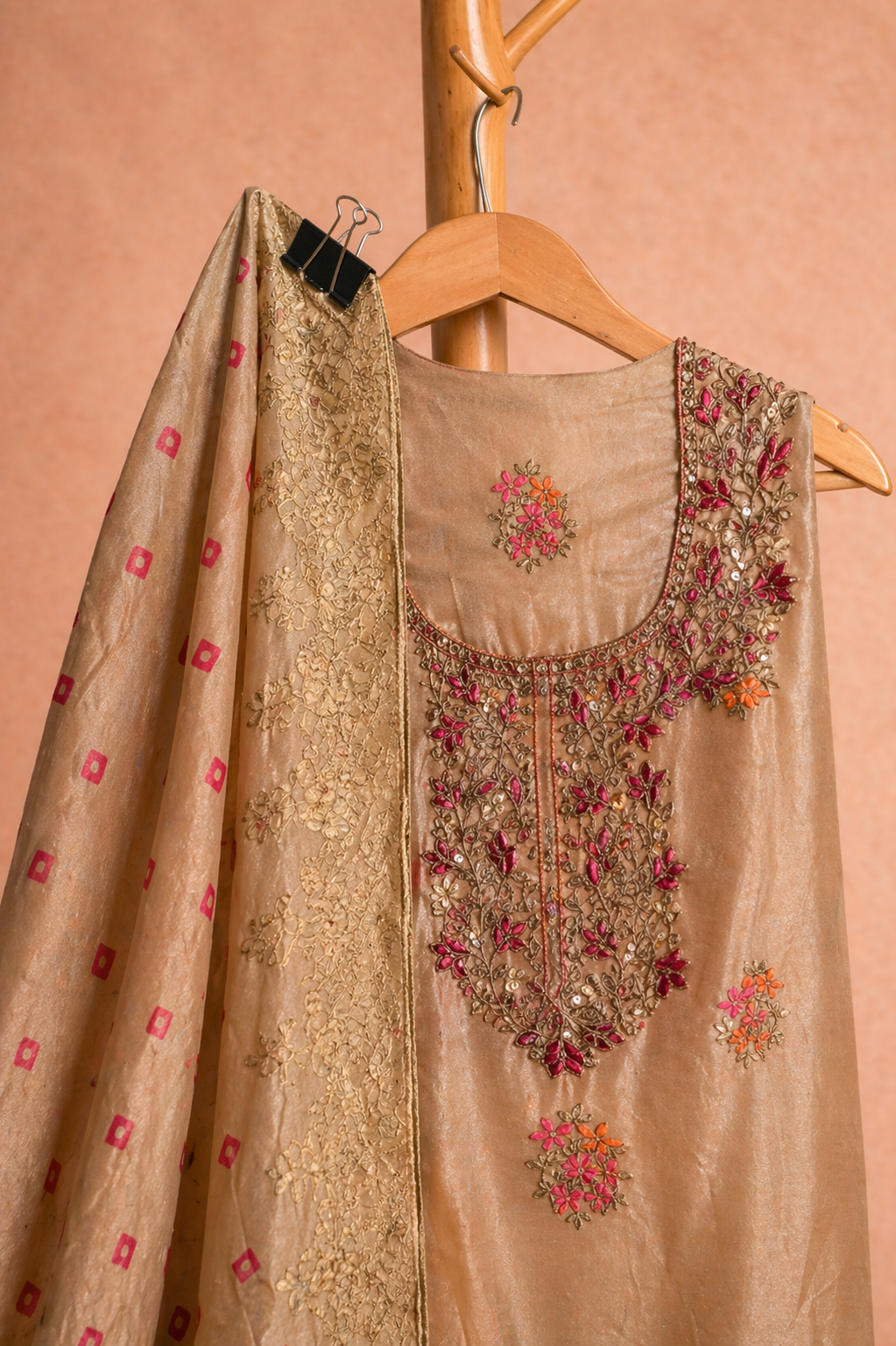 IVORY HANDWORK UNSTICHED SUIT SET