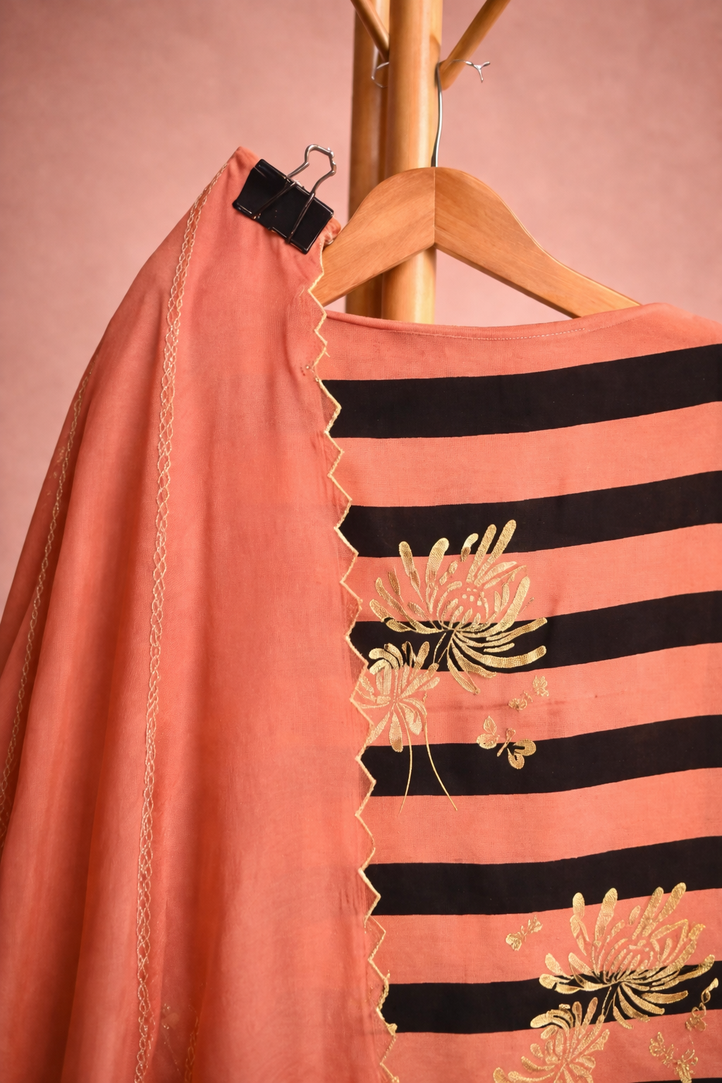 PINK BLOCKPRINT WITHE MACHINE WORK UNSTICHED SUIT SET