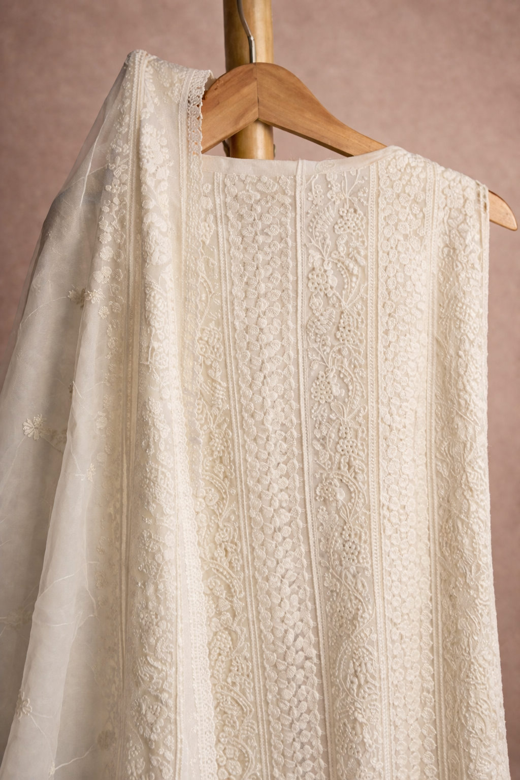 WHITE LUKHNAWI WORK UNSTICHED SUIT SET