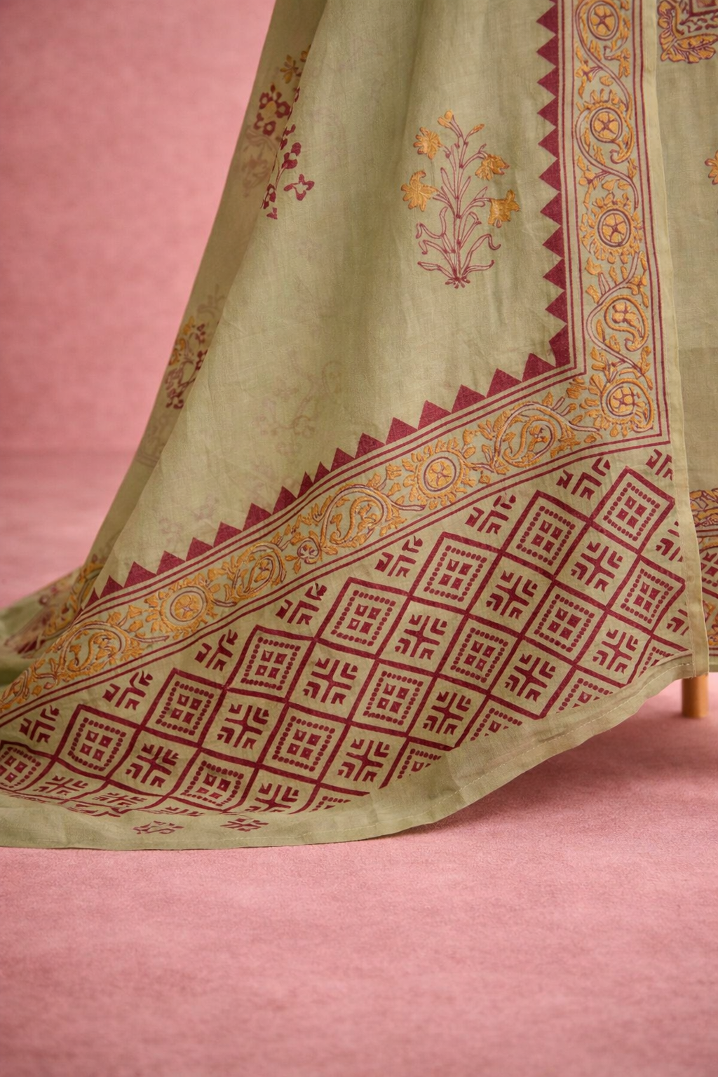 PASTEL GREEN BLOCK PRINT LINEN UNSTICHED SUIT SET
