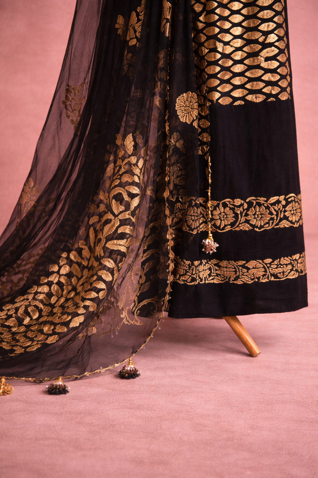 BLACK UNSTICHED SUIT SET