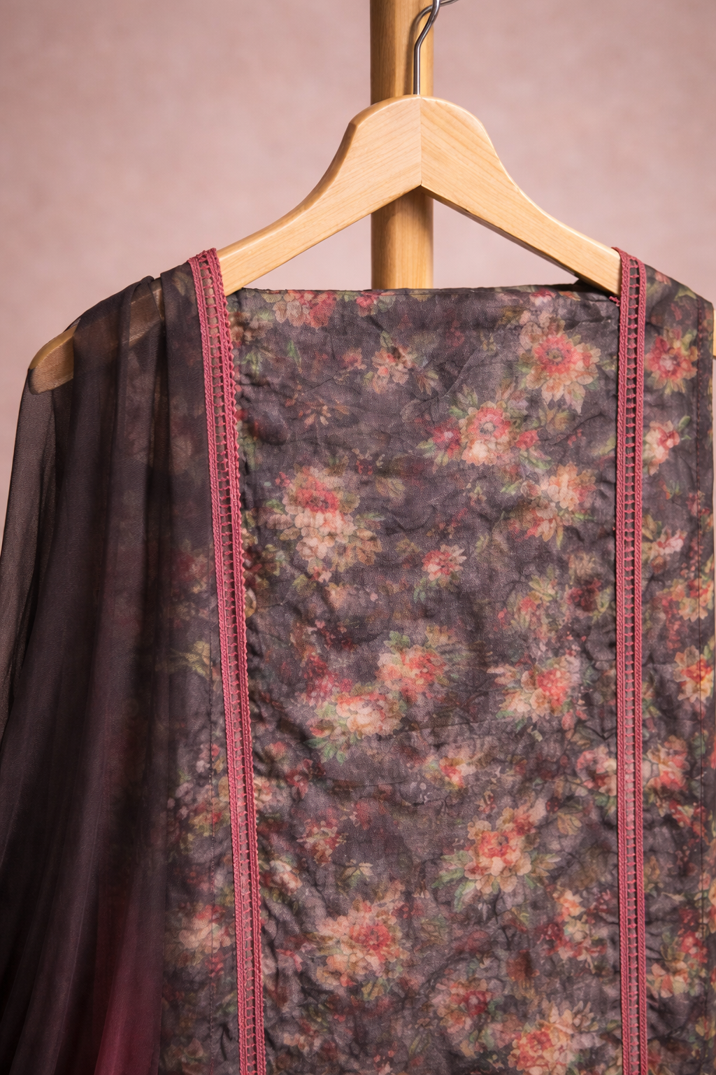 PINK N NBLACK FLORAL UNSTICHED SUIT SET