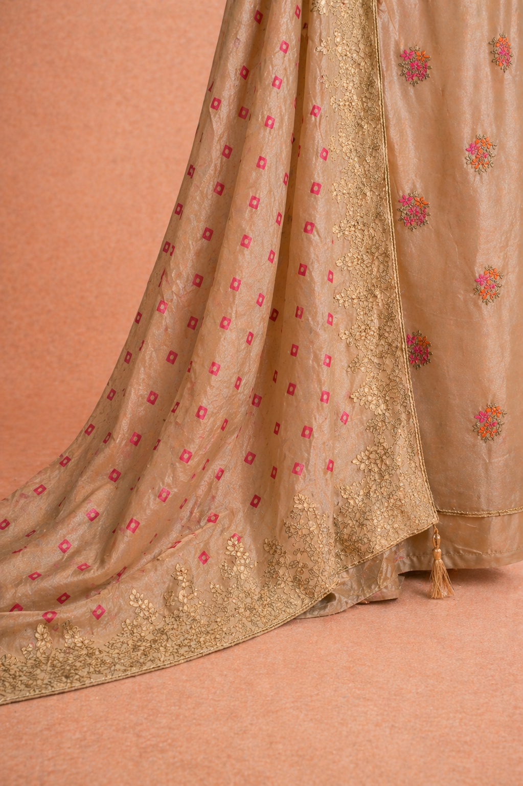 IVORY HANDWORK UNSTICHED SUIT SET